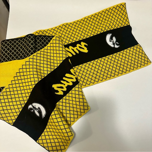 NWOT Iowa Hawkeye Knit School Scarf by Emerson Street Unisex - Picture 5 of 9